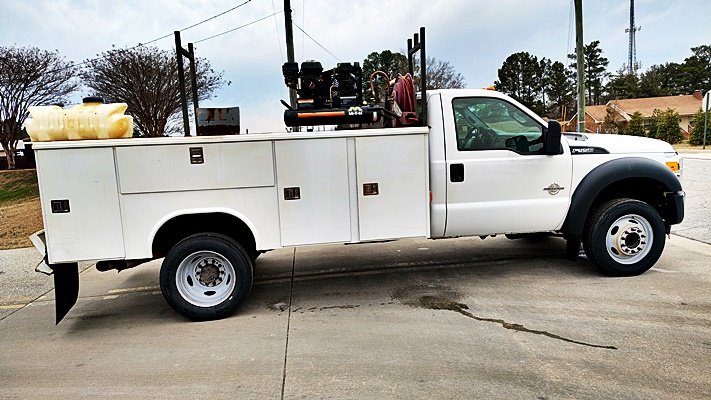 2016 Ford F-550 - Photo 10