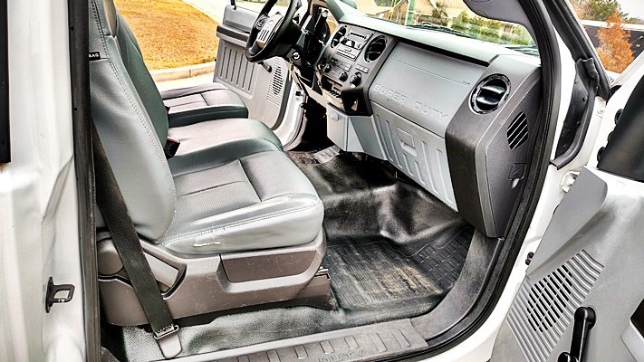 2016 Ford F-550 - Photo 14