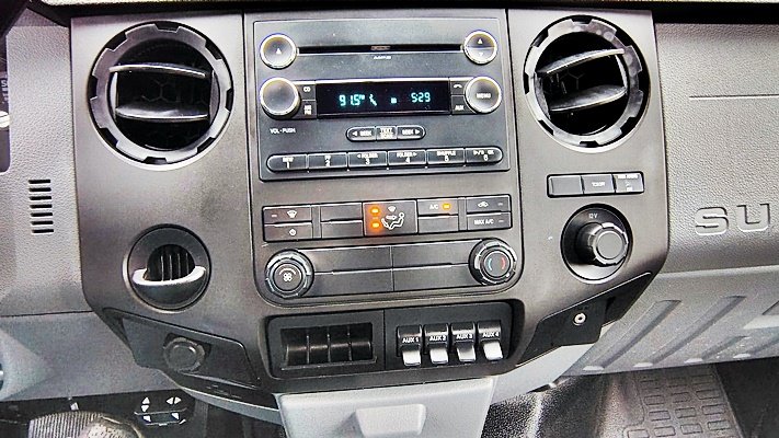 2016 Ford F-550 - Photo 16