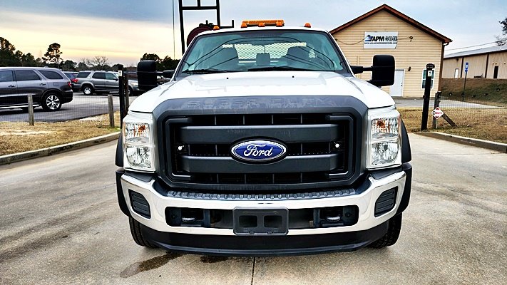 2016 Ford F-550 - Photo 12