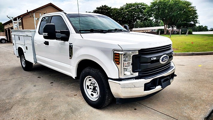 Ford F350SD photo 11