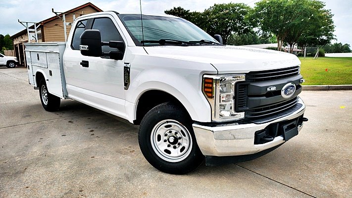 Ford F350SD photo 2