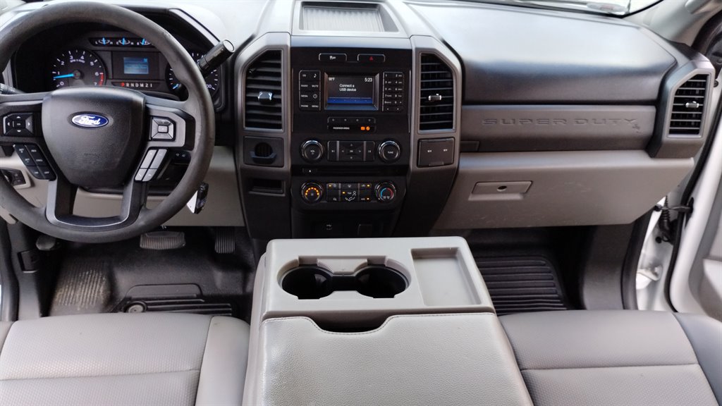Ford F350SD photo 14