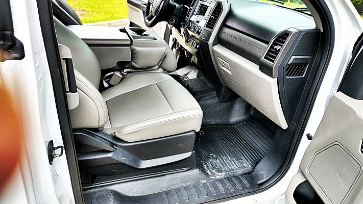 Ford F350SD photo 16