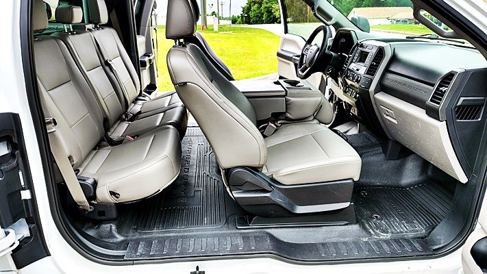 Ford F350SD photo 17