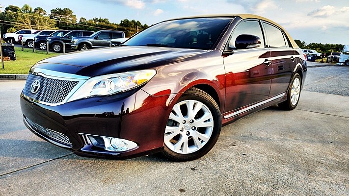 2011 Toyota Avalon Limited's photo