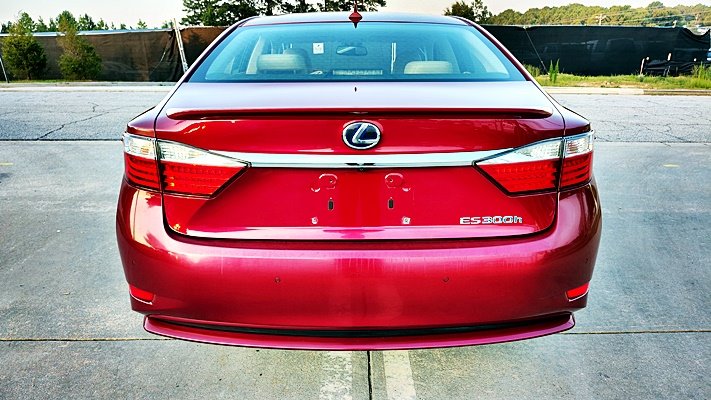 Lexus ES 300h photo 8