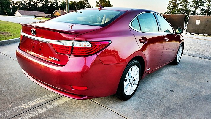 Lexus ES 300h photo 9