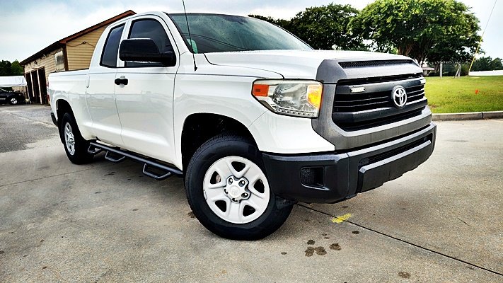 Toyota Tundra photo 2