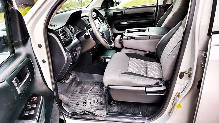 Toyota Tundra photo 13