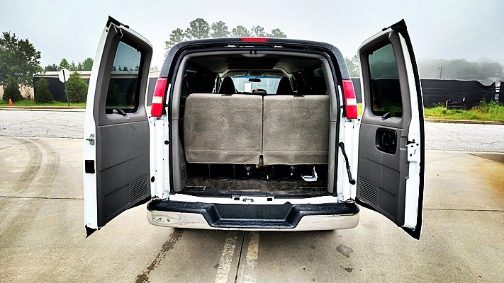 Chevrolet Express photo 21