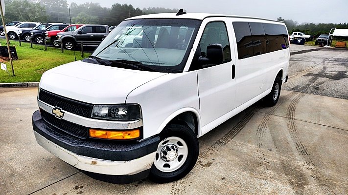 Chevrolet Express photo 3
