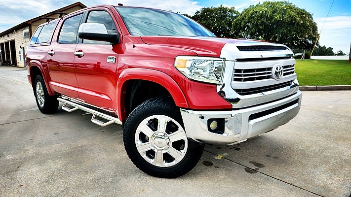 Toyota Tundra photo 2