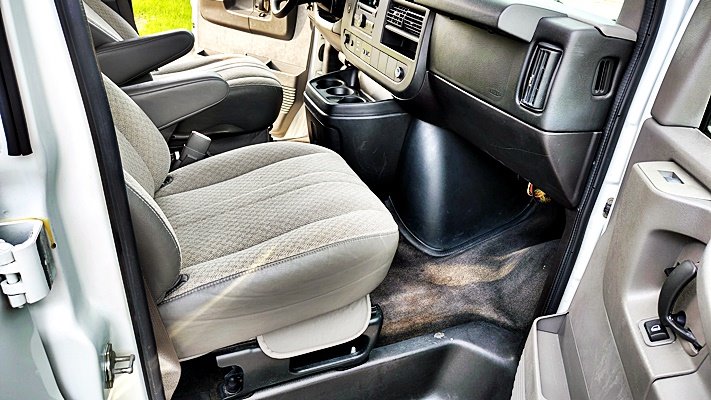 Chevrolet G3500 Vans photo 15
