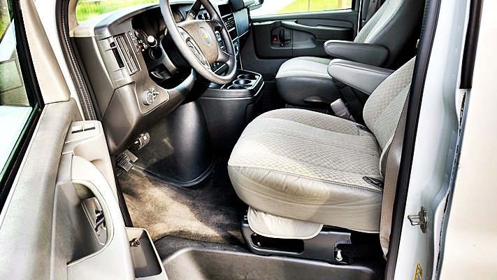 Chevrolet G3500 Vans photo 13