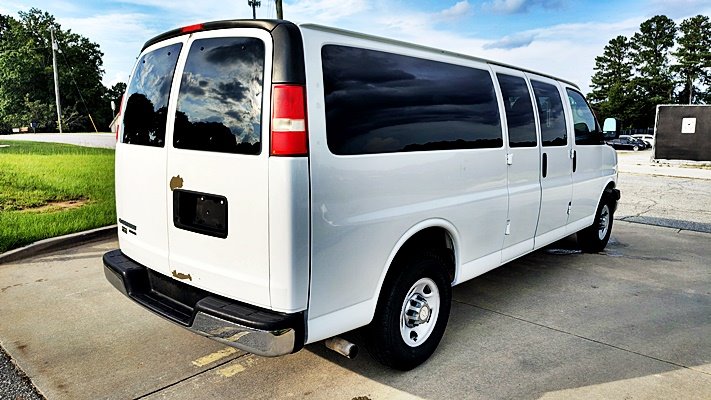 Chevrolet G3500 Vans photo 9