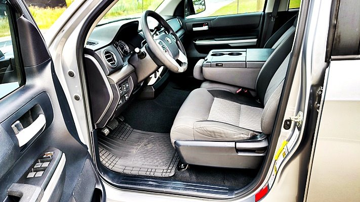 Toyota Tundra photo 13