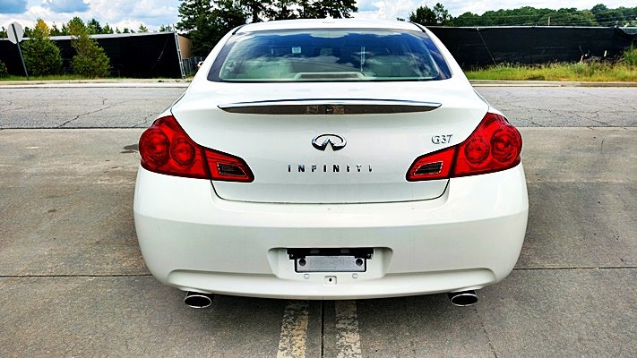 Infiniti G37 photo 8