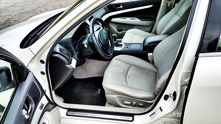 Infiniti G37 photo 13