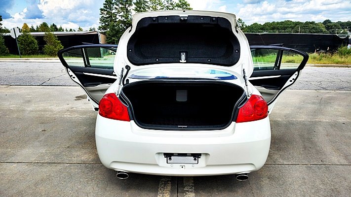 Infiniti G37 photo 20