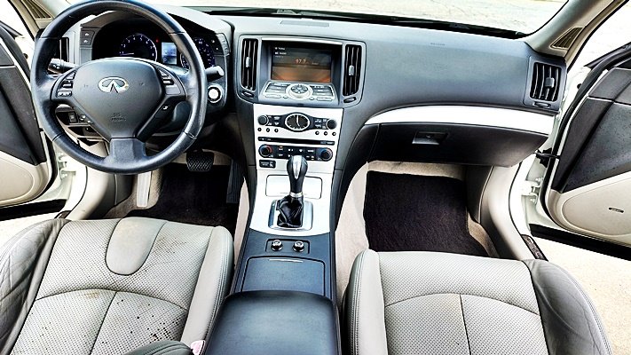 Infiniti G37 photo 14