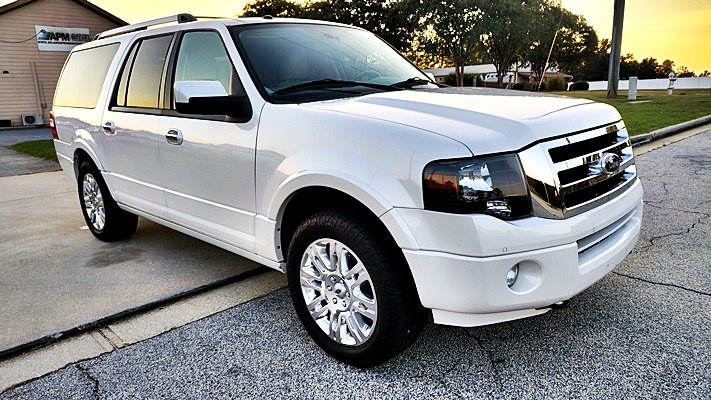 Ford Expedition EL photo 11