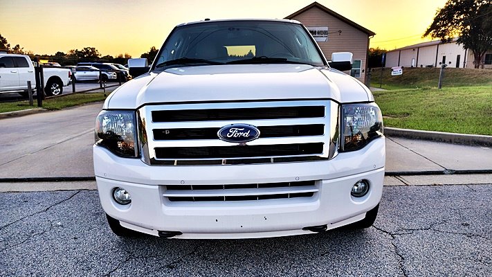Ford Expedition EL photo 12