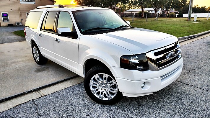 Ford Expedition EL photo 4