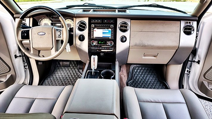 Ford Expedition EL photo 14