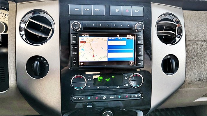 Ford Expedition EL photo 19