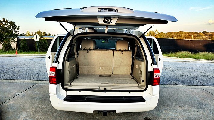 Ford Expedition EL photo 21