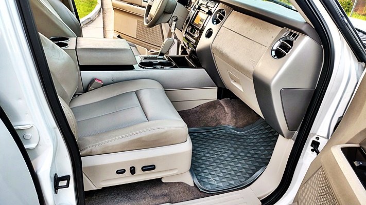 Ford Expedition EL photo 15