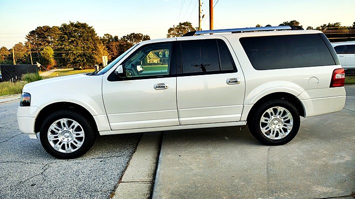 Ford Expedition EL photo 6