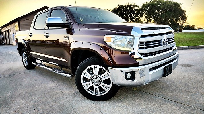 Toyota Tundra photo 2