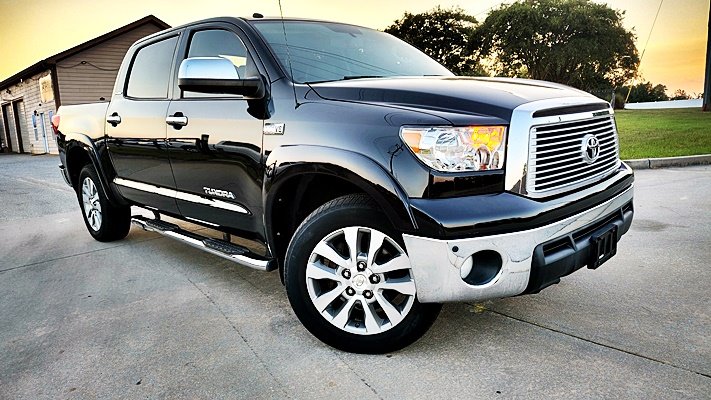 Toyota Tundra photo 2