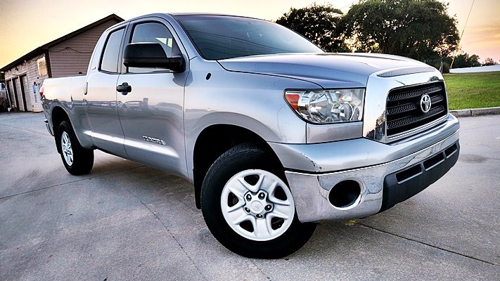 Toyota Tundra photo 2