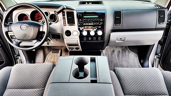 Toyota Tundra photo 14