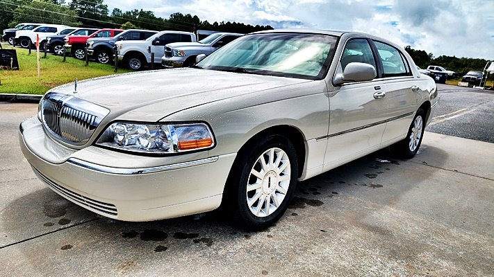 Lincoln Town Car photo 5