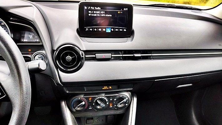 Toyota Yaris photo 18