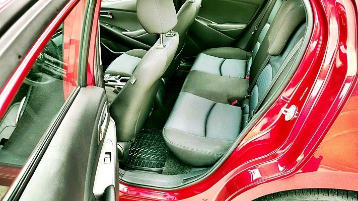 Toyota Yaris photo 16