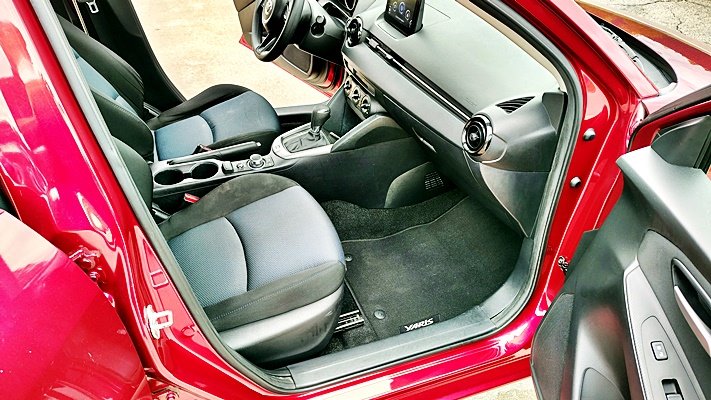 Toyota Yaris photo 15