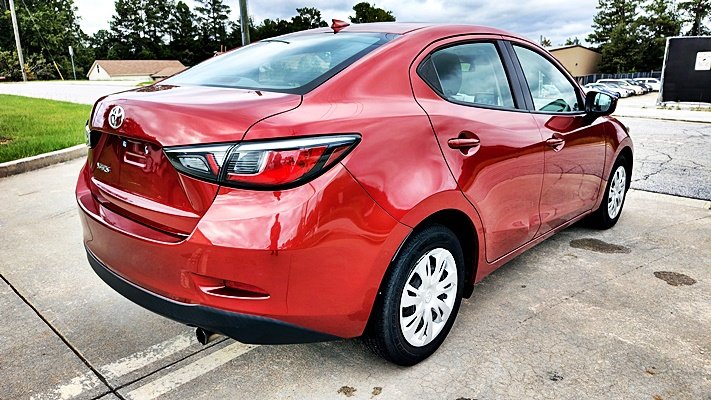 Toyota Yaris photo 9