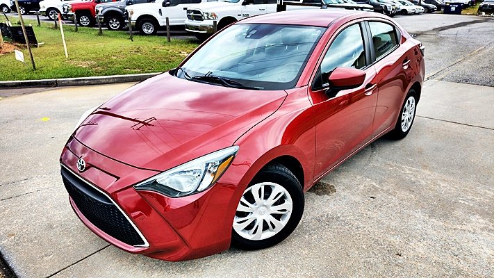 Toyota Yaris photo 3