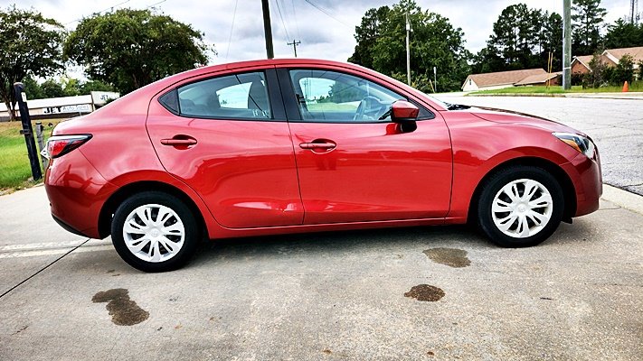 Toyota Yaris photo 10