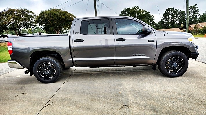 Toyota Tundra photo 10
