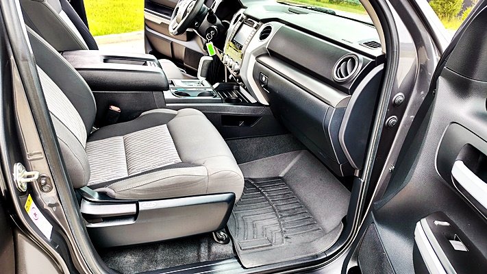Toyota Tundra photo 15