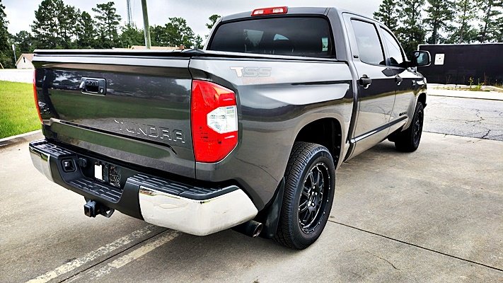 Toyota Tundra photo 9