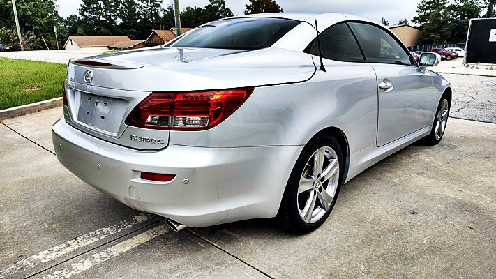 Lexus IS photo 9