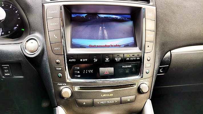Lexus IS photo 22