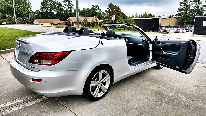 Lexus IS photo 19